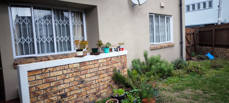 1 Bedroom Property for Sale in Kenilworth Western Cape